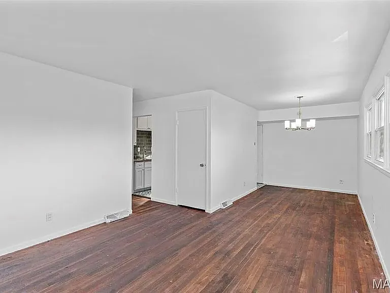 10500 Prestwick Dr — Photo 5