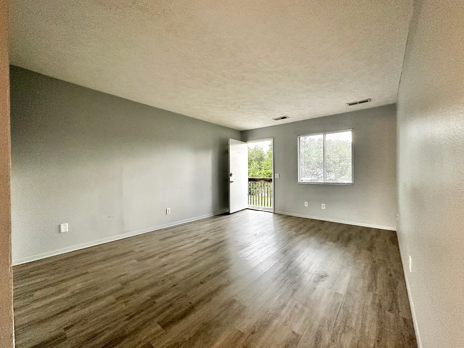 2 bed, 800 sqft, $975 — Photo 4