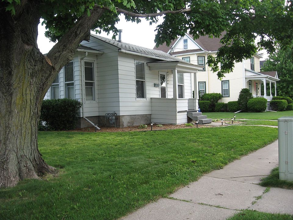 1st image of 128 E North St