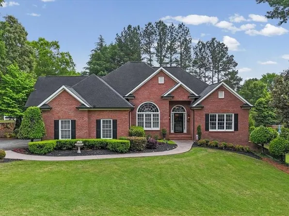 36 Wellington Dr, Cartersville, GA 30120