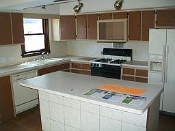 4th image of 143 N Myrtle Ave