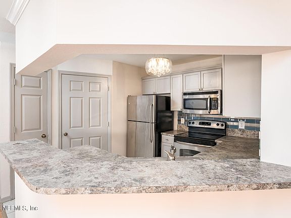 4th image of 10961 Burnt Mill Rd #436