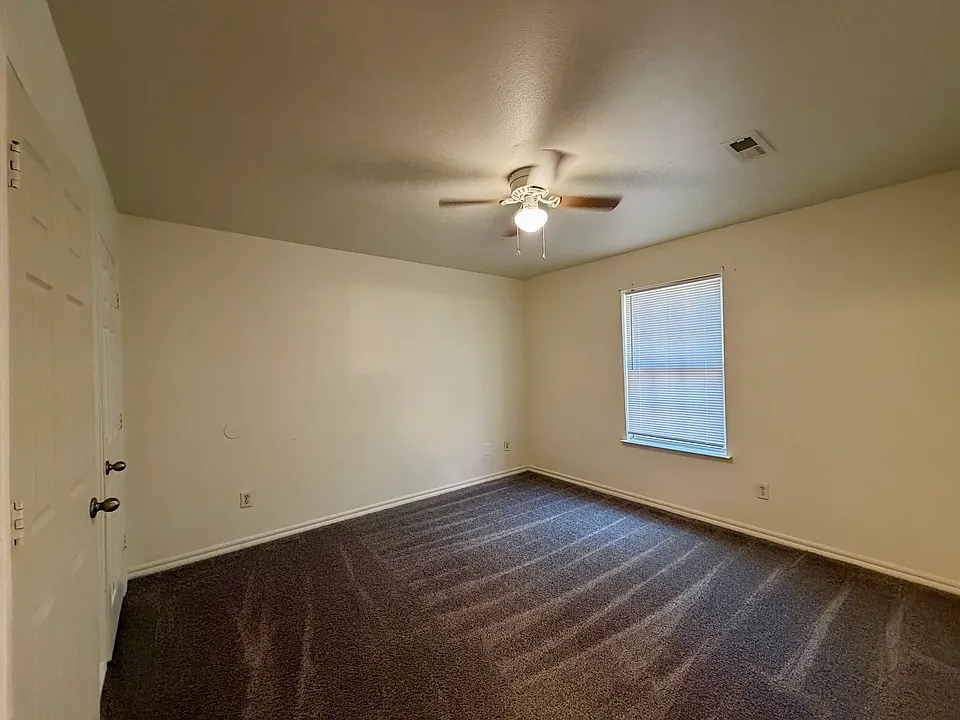 297 Graystone Cir #1
