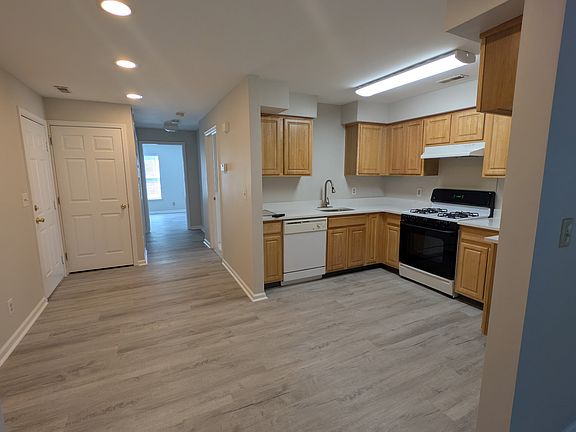 4th image of 380 Ocean Ave #1