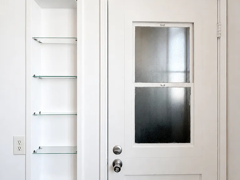 6010 Franklin Ave #4 — Photo 10