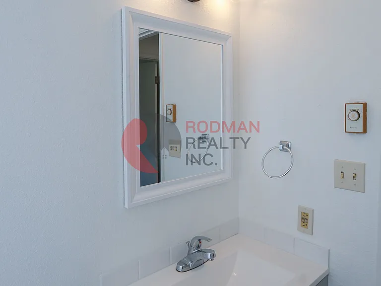 890 Dougherty Dr NE — Photo 6