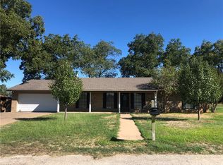 1327 2nd St, Graham, TX 76450