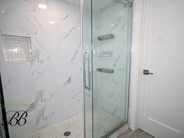 2070 Pearson Street image 6 of 36