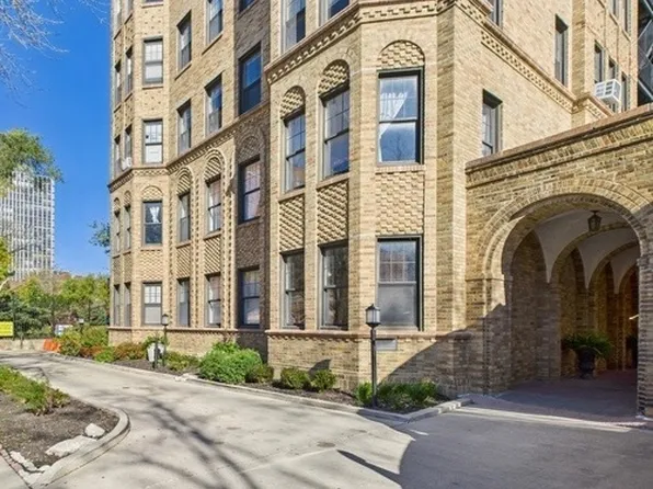 7321 S South Shore Dr APT 7B, Chicago, IL 60649