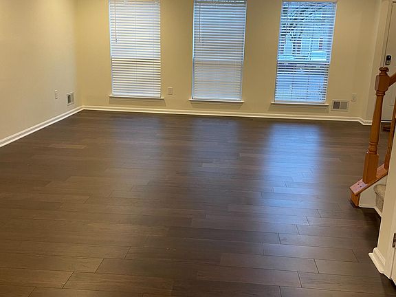 Beautiful floors in the living & dining room