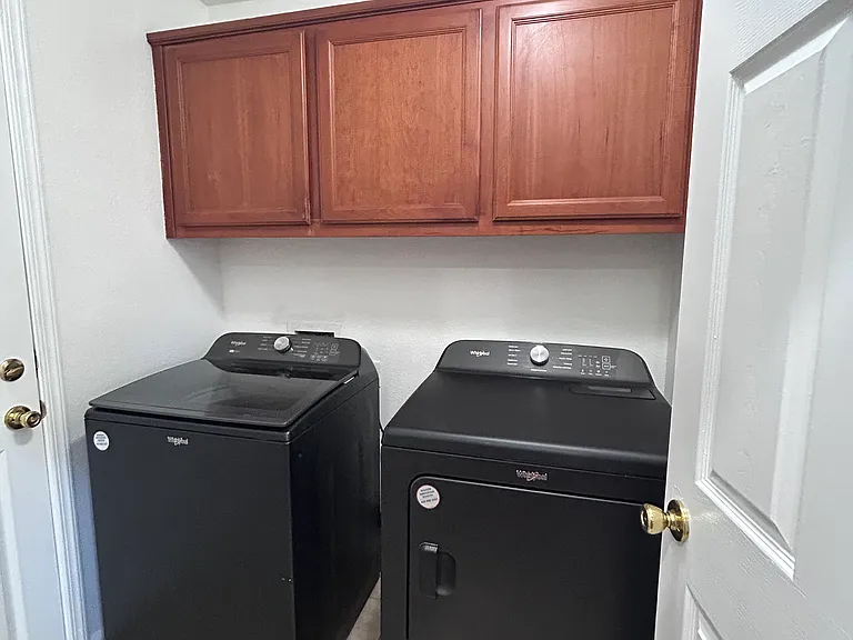 Equipped with Washer/Dryer - no warranties