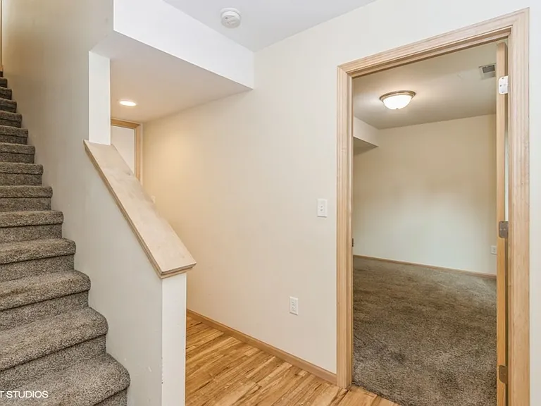 901 Scott Park Dr — Photo 21