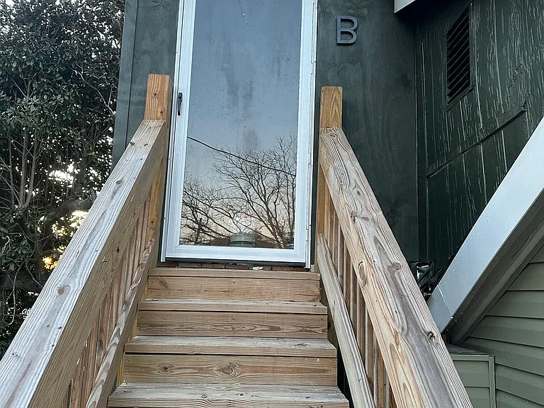 618 4th Ct NW #C — Photo 2