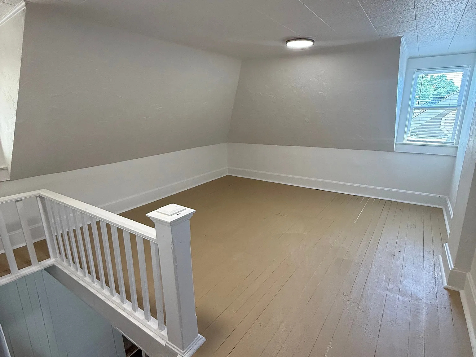 5 bed, 1.0 bath, $1,275 — Photo 2