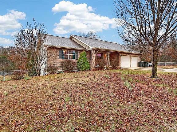 3rd image of 20607 London Ln