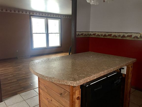 3rd image of 1729 Plum Dr