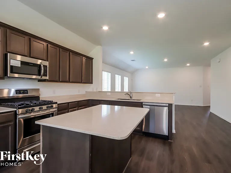 18909 Collina Way — Photo 5