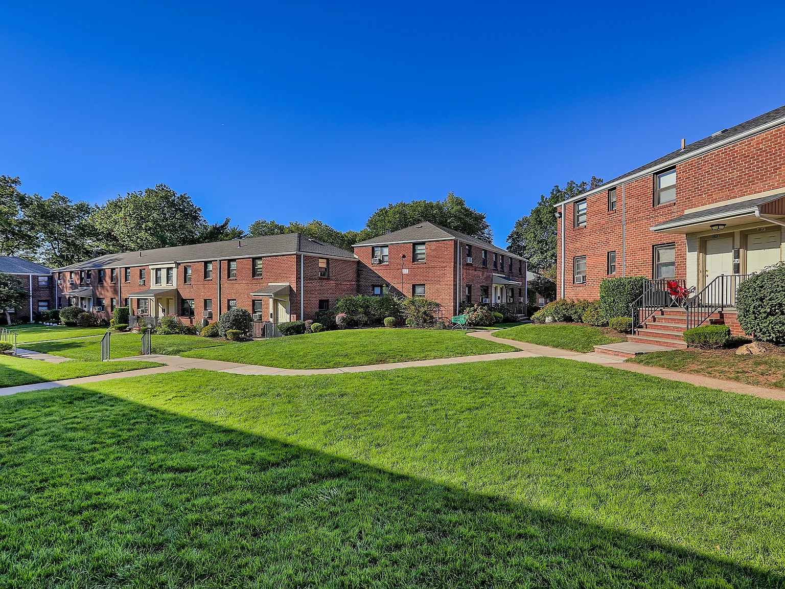 Summit Gardens — Photo 1