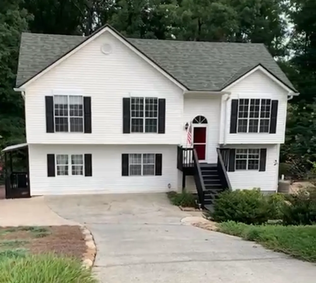 3 bed, 1420 sqft, $2,000 — Photo 1