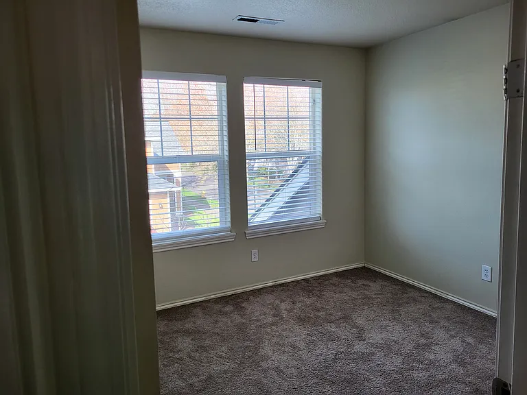 2390 NE 14th Way — Photo 18