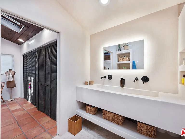 1362 Old Topanga Canyon Rd — Photo 18