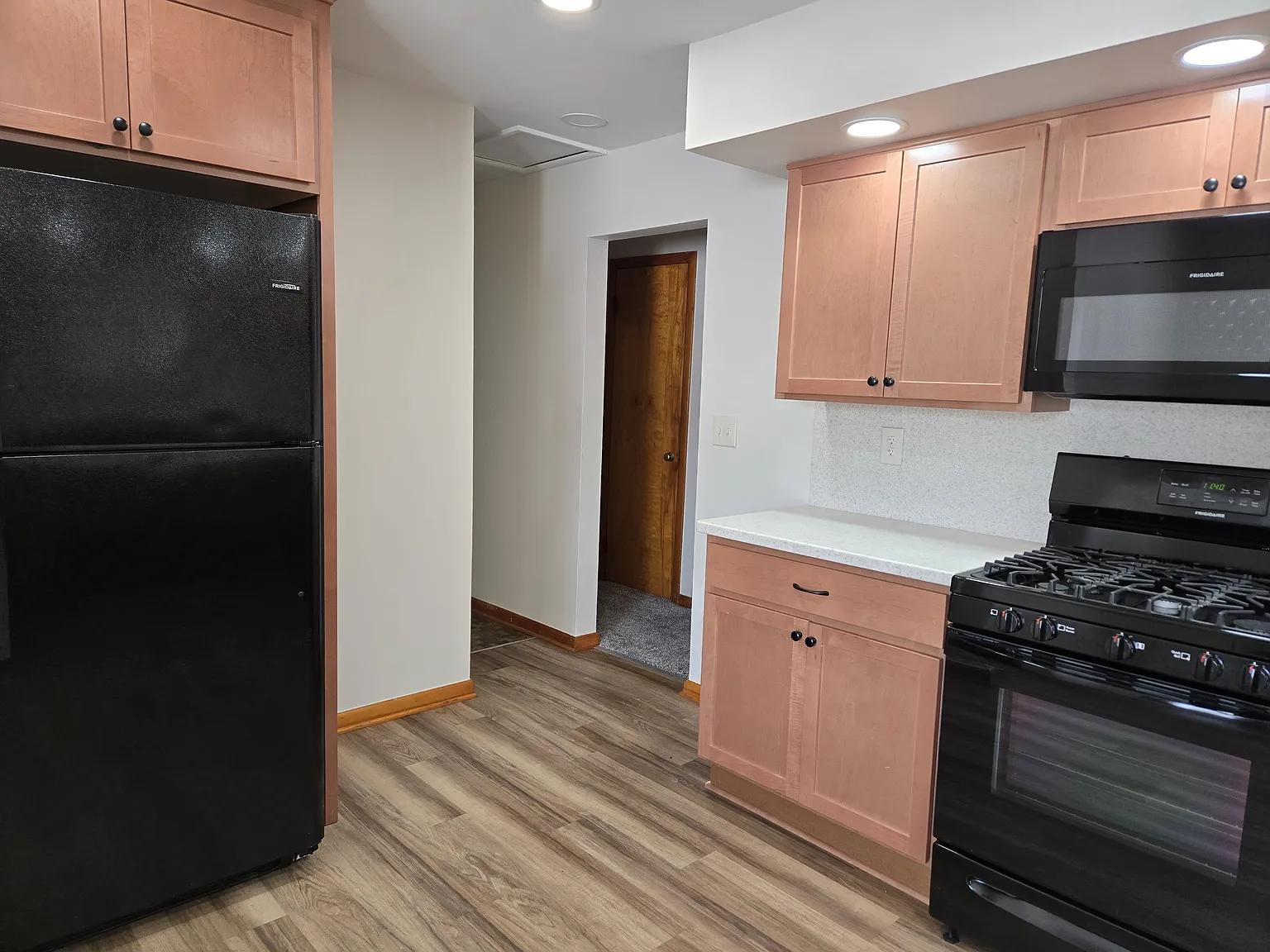 3 bed, 1056 sqft, $1,600 — Photo 4