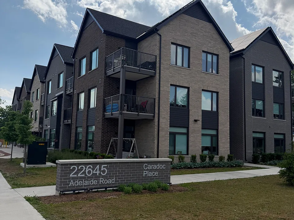 22645 Adelaide Rd #310