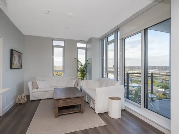 901 Lougheed Hwy #1302, Coquitlam, BC V3K 0J3
