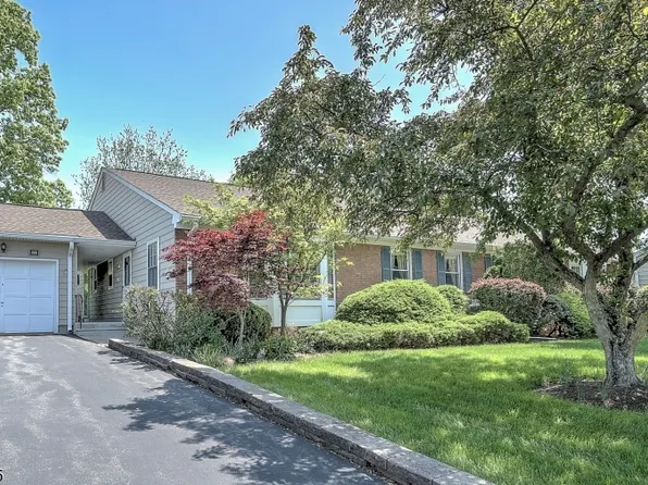38 Brandywyne Dr, Florham Park Boro, NJ 07932