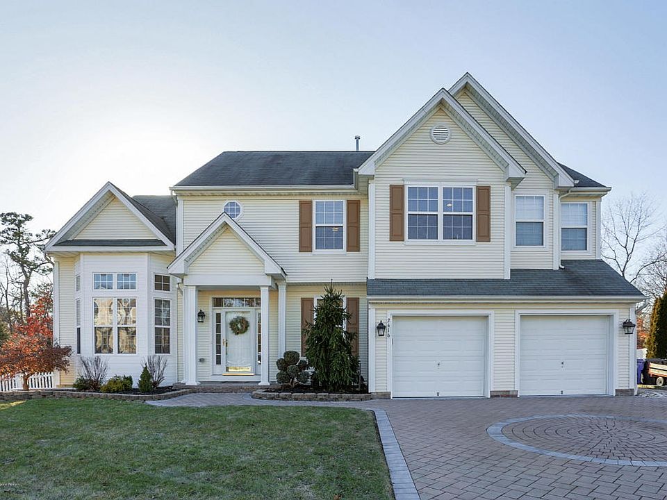 1st image of 2416 Forest Cir