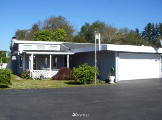 2301 Sid Snyder Dr, Long Beach, WA 98631