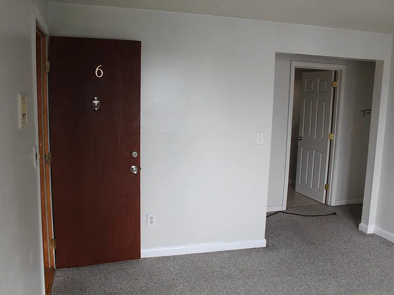 243 Robeson St #6 — Photo 4