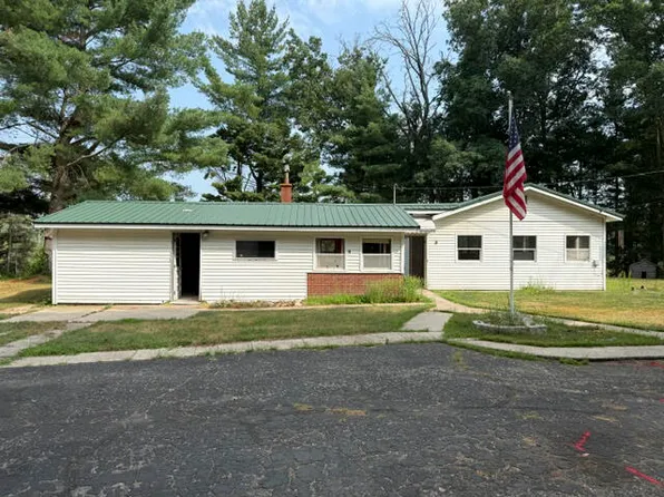 3105 N Evergreen Dr, White Cloud, MI 49349