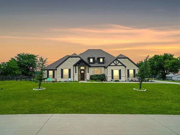 7013 New Castle Ln, Sanger, TX 76266