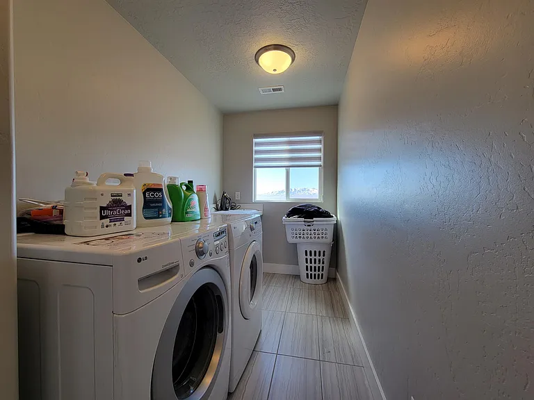 591 W Horizon Dr — Photo 17