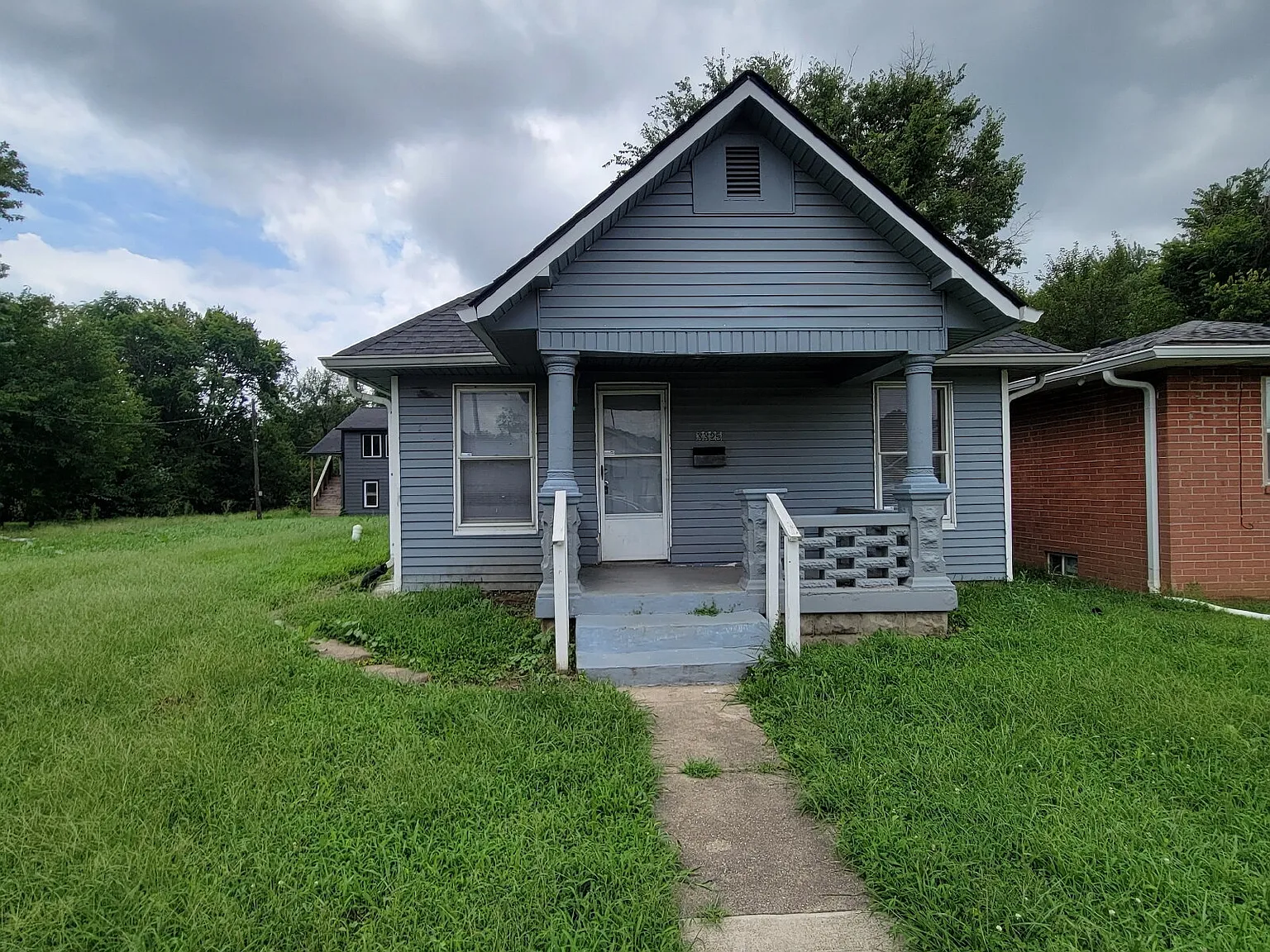 2 bed, $825 — Photo 1