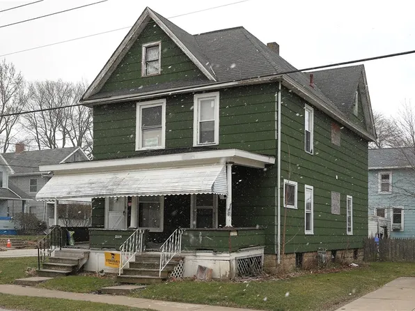 2118 Market St, Erie, PA 16510