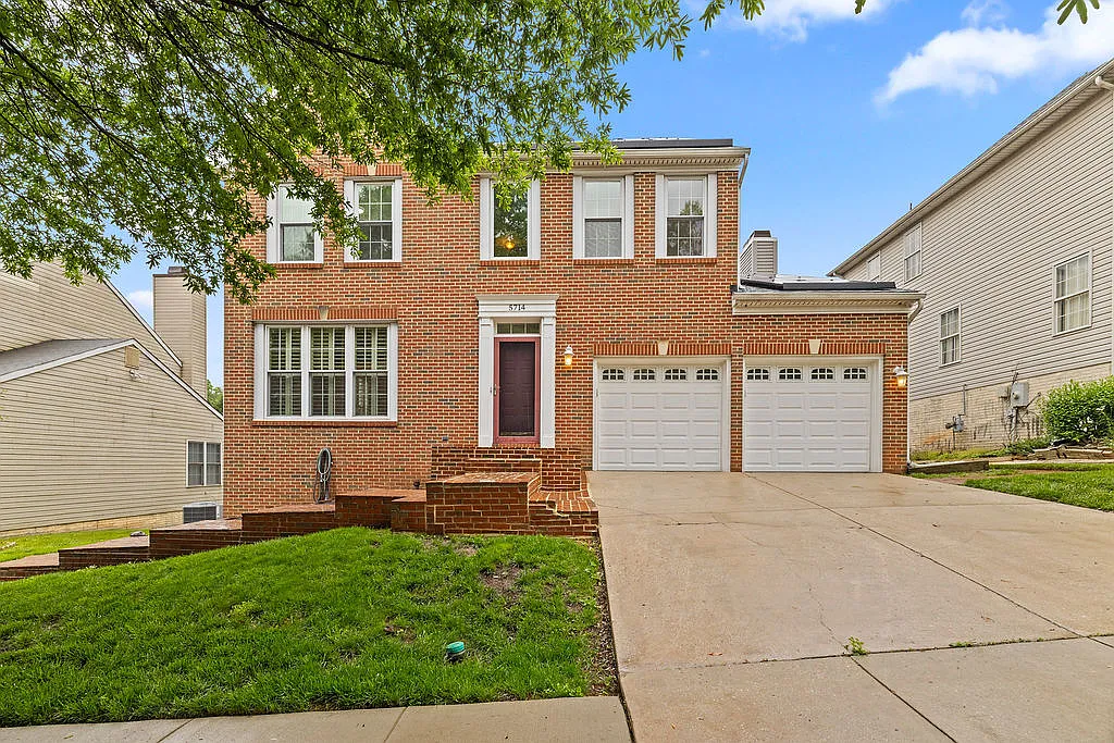 4 bed, 2.5 bath, 3554 sqft, $3,200 — Photo 2