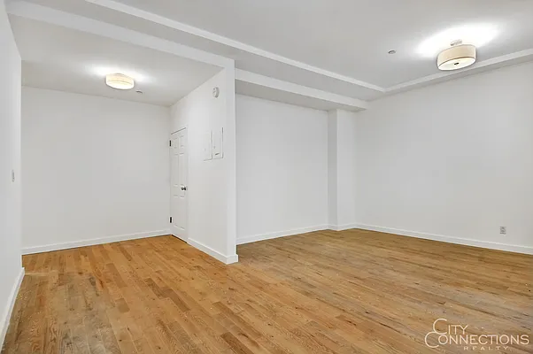 Rented by City Connections Realty | media 27