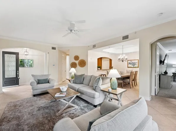 2817 Tiburon Blvd E APT 101, Naples, FL 34109