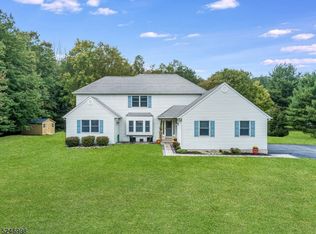 13 Sleepy Hollow Dr, Oak Ridge, NJ 07438