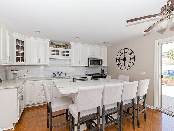 4th image of 10139 Minnick Ave