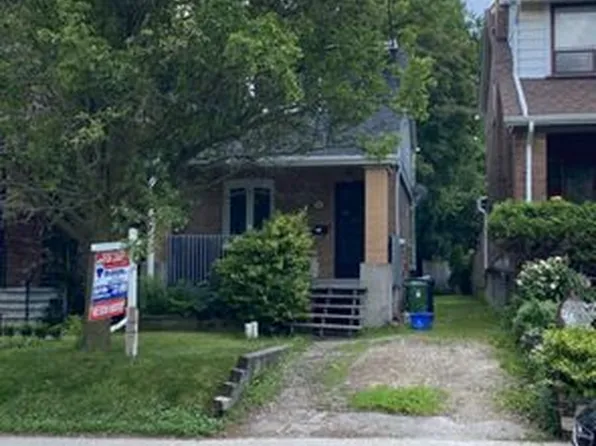 121 Maplewood Ave, Toronto, ON M6C 1J7