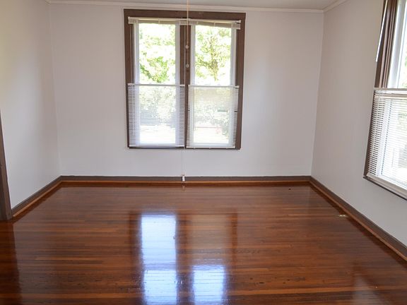 3rd image of 3864 Odin Ave