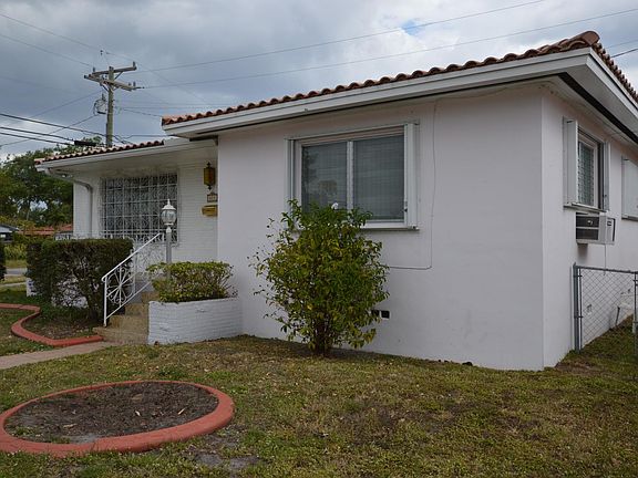 2nd image of 611 Tamiami Blvd