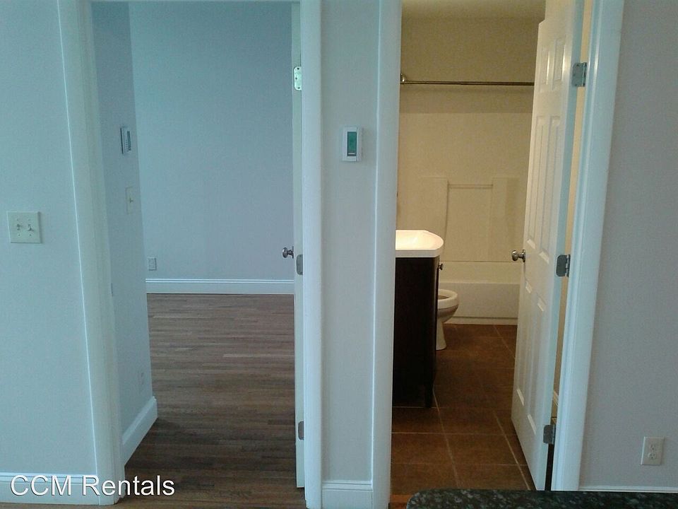 2nd image of 285 Essex St APT 4A