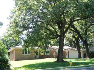 690 56th St, Des Moines, IA 50312