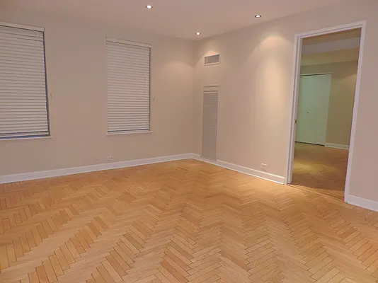 Rented by essential NEW YORK Real Estate | media 2