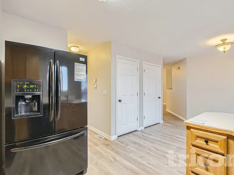 835 N 975 E — Photo 15