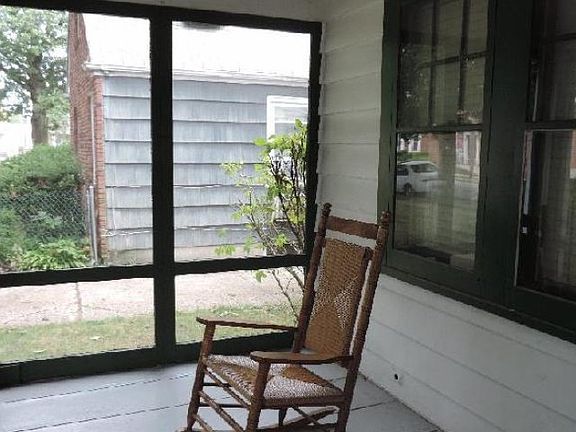 3rd image of 19 Parsons Dr